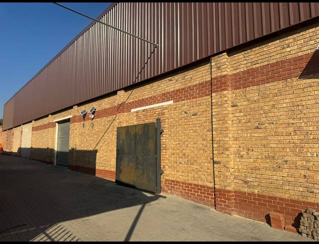 1,000M² WAREHOUSE TO LET IN PRETORIA WEST